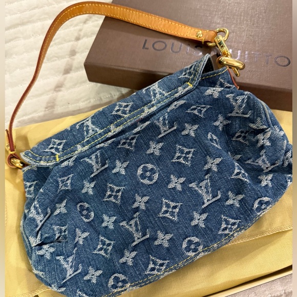Louis Vuitton mini pleaty monogram denim shoulder bag. - Picture 3 of 9